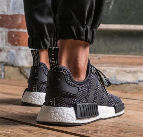 footlocker nmd r1